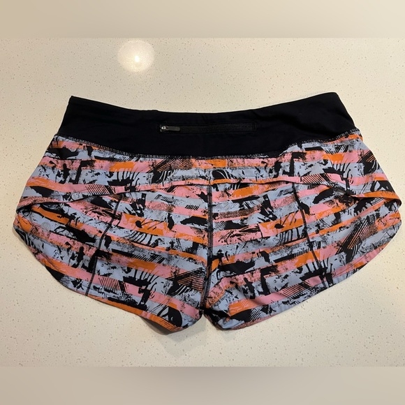 Lululemon Speed Up Short 2.5" in Inversion Multi / Black Size 8 - Picture 7 of 9